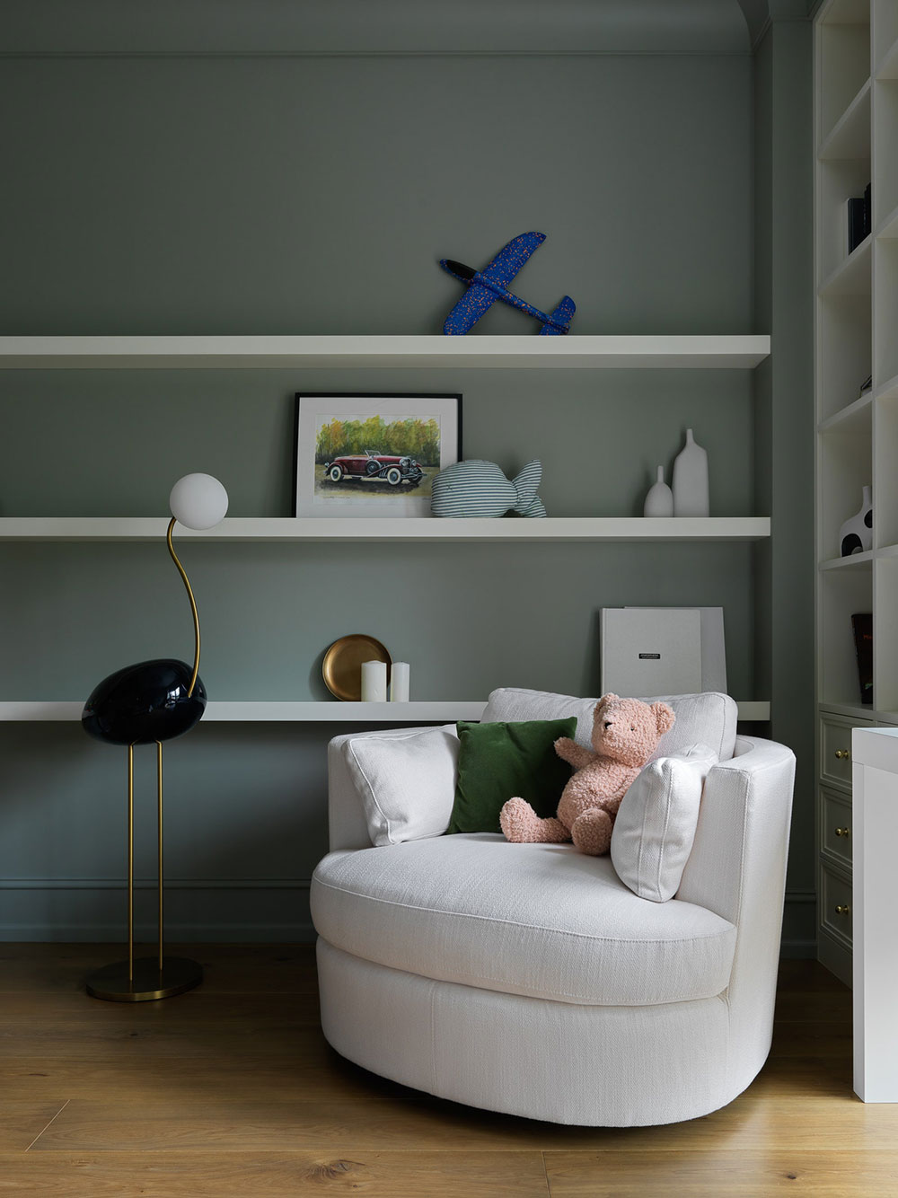 莫斯科现代优雅公寓设计,大胆用色呈现独特氛围-12