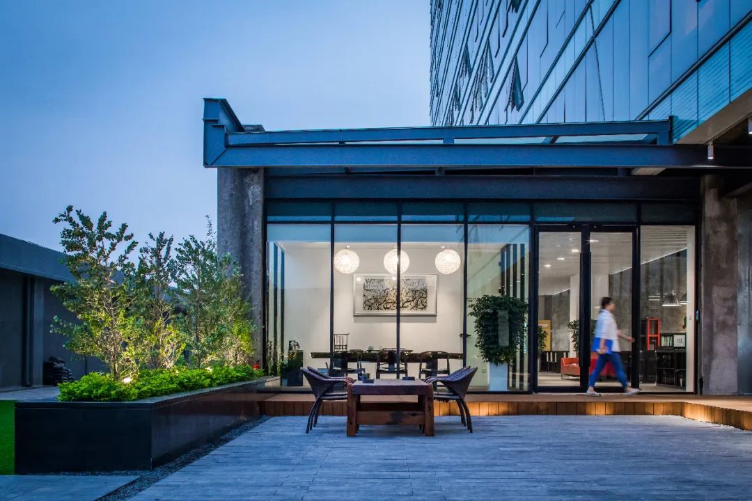 琶洲 CBD 现代工业风设计,超千方露台打造创新办公空间-31