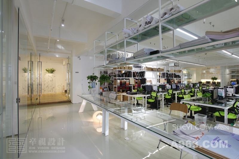 辛军打造现代简约办公空间-7