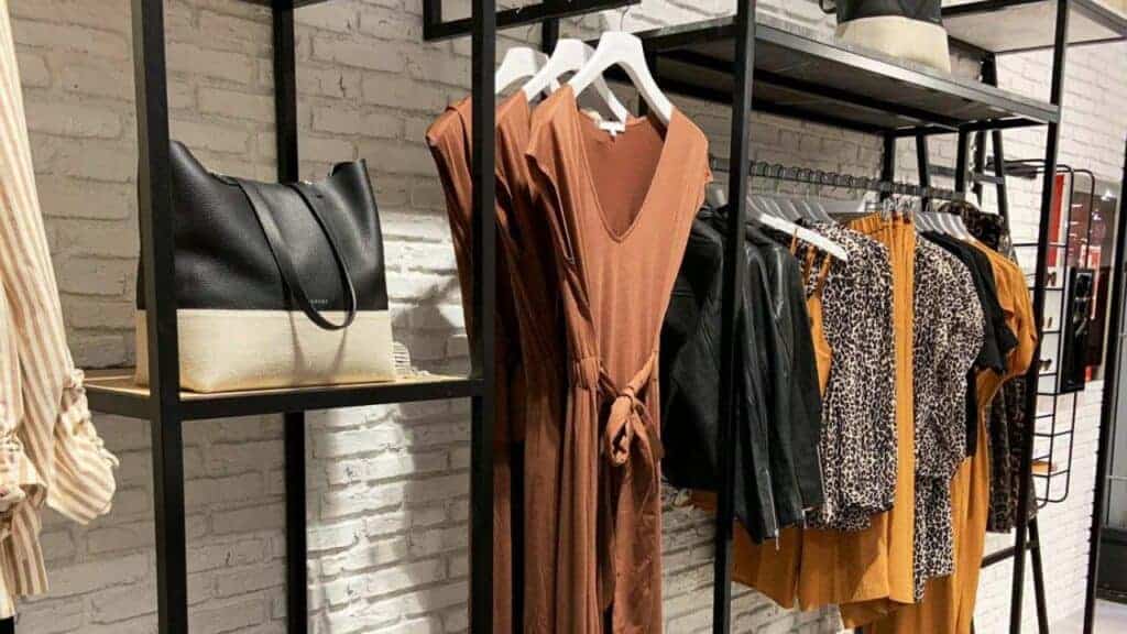 Scalpers Woman店铺室内设计丨西班牙丨HMY Group-11