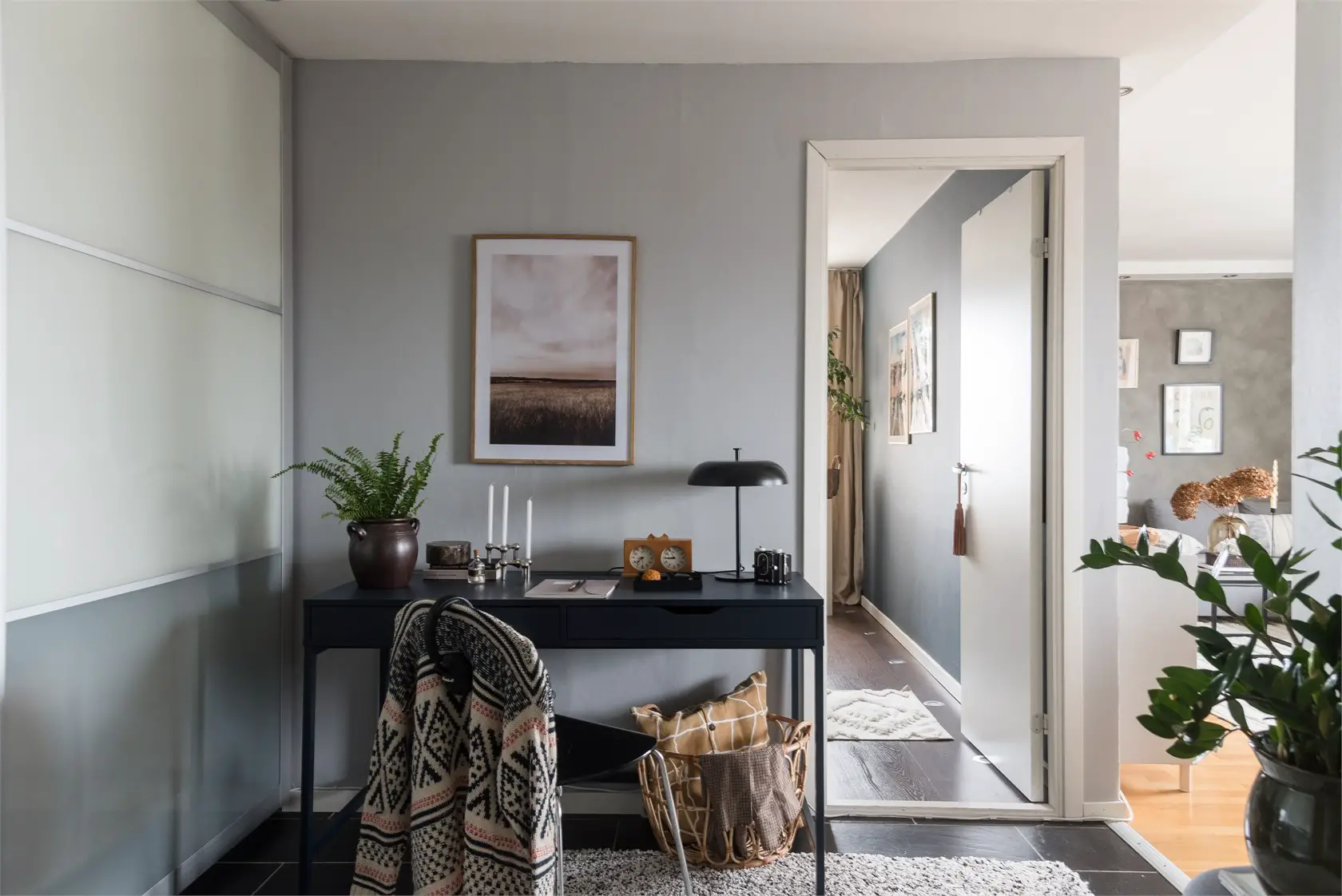 瑞典湖景公寓 | 灰色优雅与自然和谐共生-16