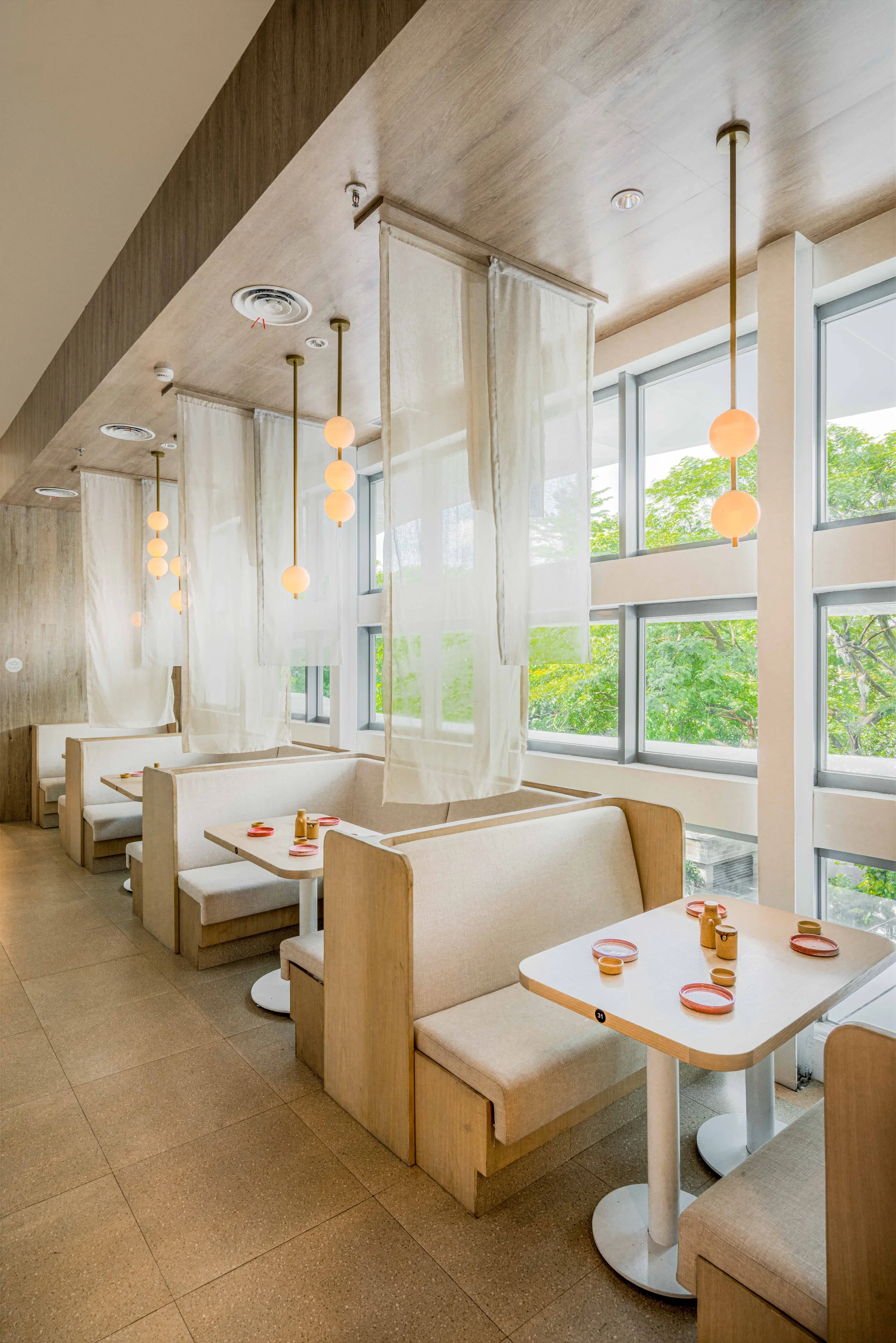 雅加达凯洋寿司店

注：这里Kaiyo音译为凯洋，Sushi是寿司，Jakarta是雅加达 ，推测这是雅加达一家名为凯洋的寿司店 丨印度丨BrandWorks-16