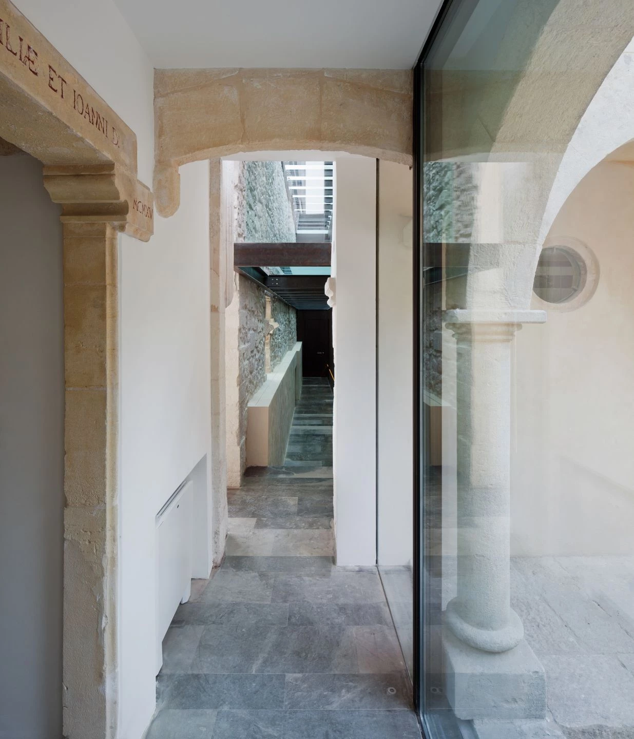 意大利修复古堡别墅,新旧对话的光影空间-31