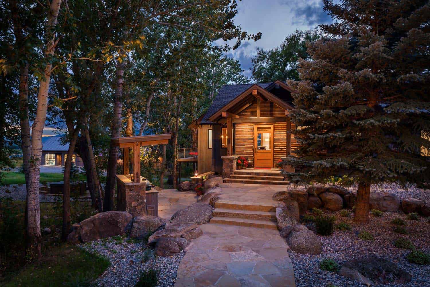 Breathtaking Montana mountain retreat in harmony with the environment-24