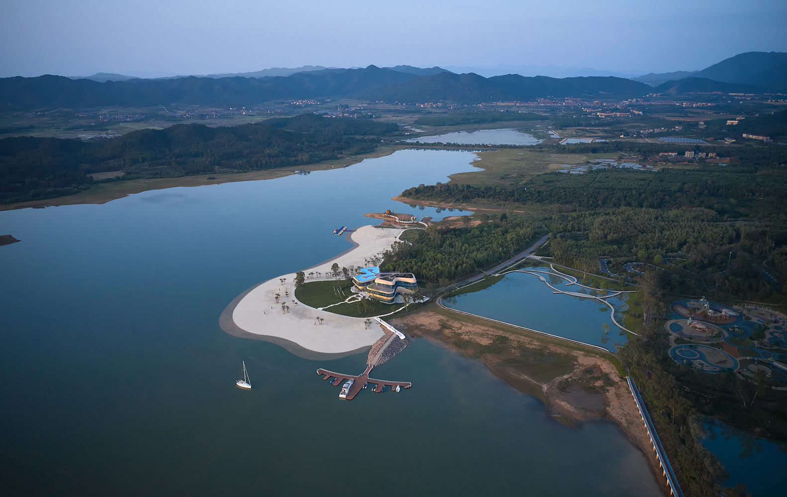 鹰潭白鹤湖游客中心丨中国鹰潭丨建识设计-9