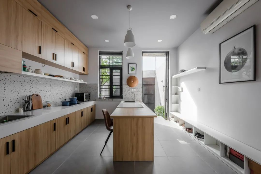 绿色环绕的越南西贡 94 平米住宅设计-10