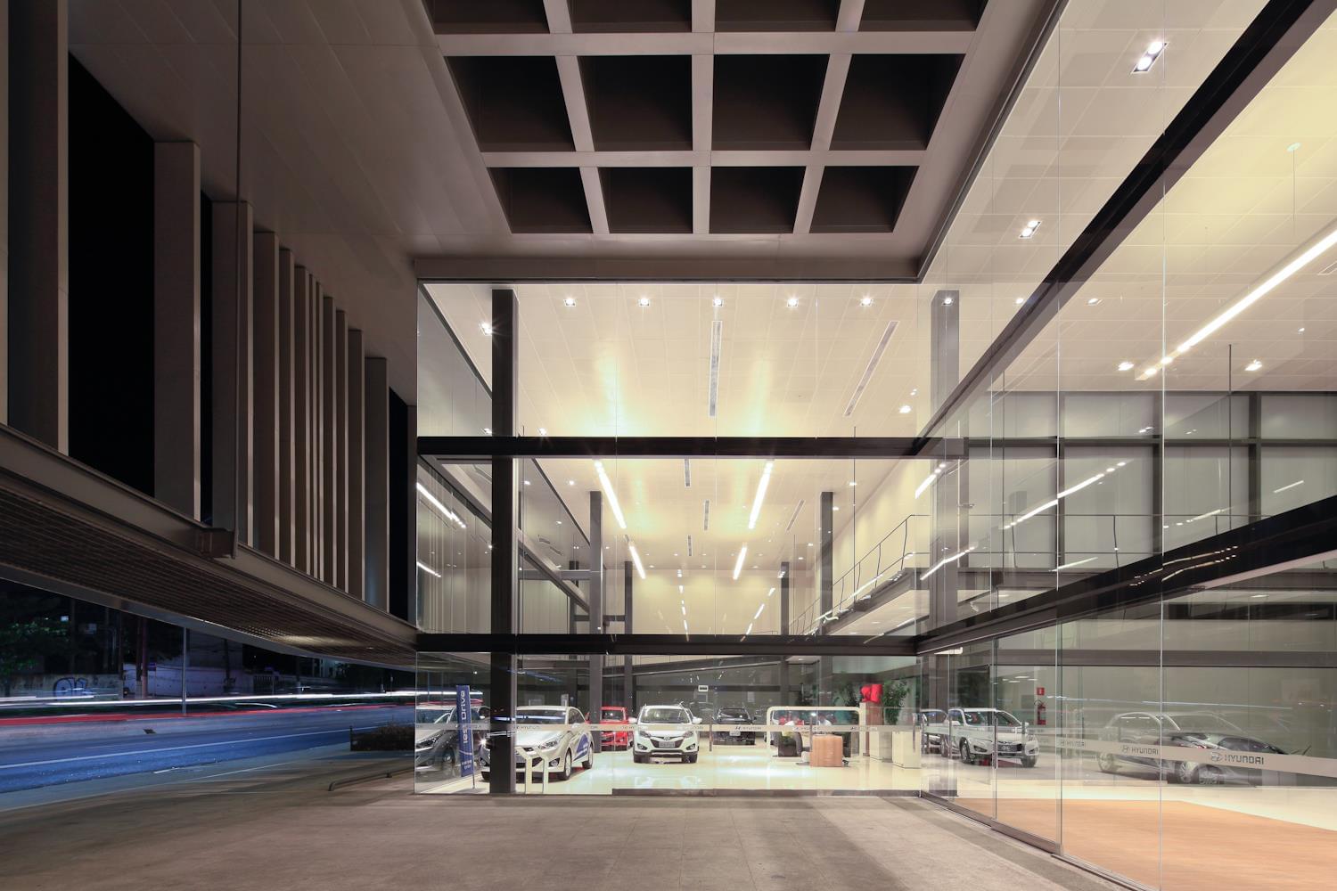 Hyundai 机场展厅-7