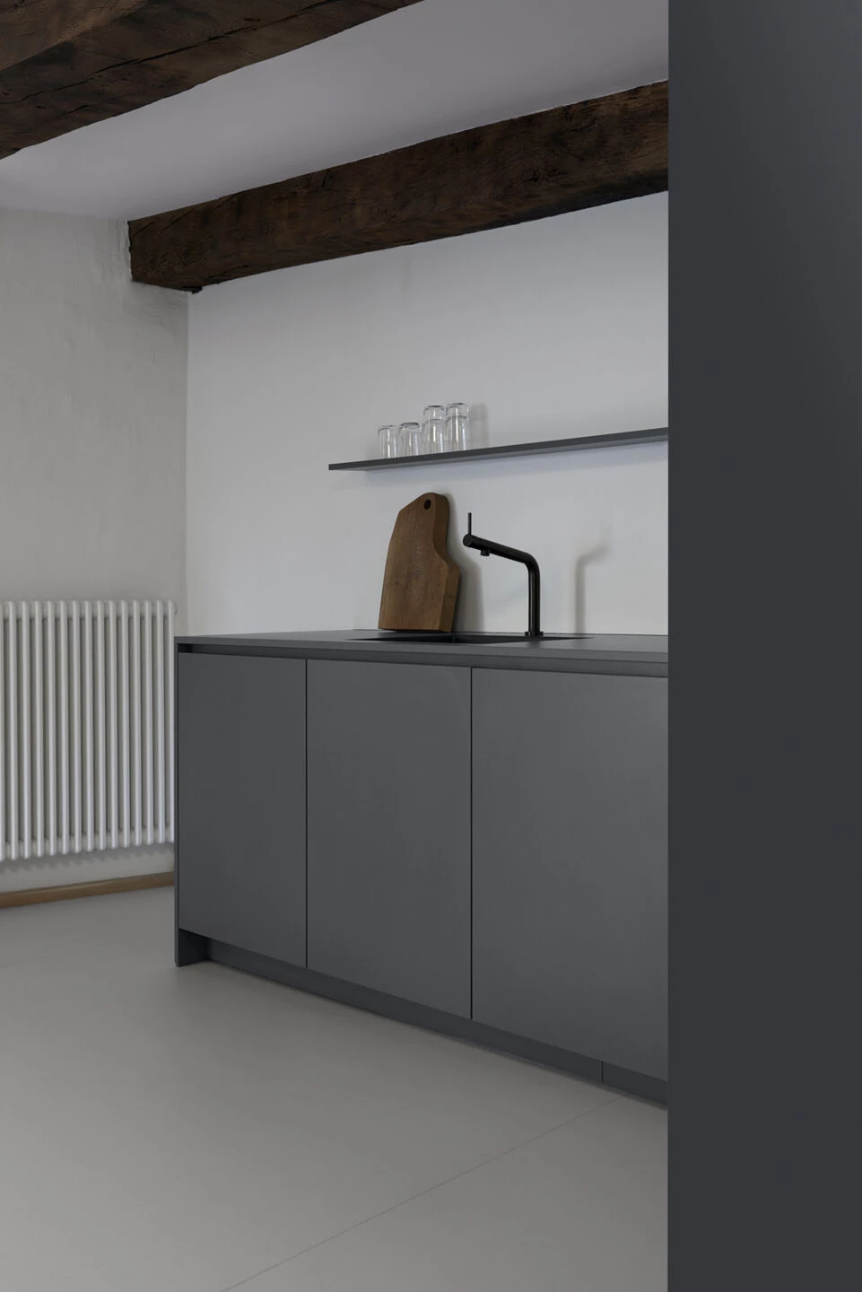 德国古老建筑中的现代纹身工作室-17