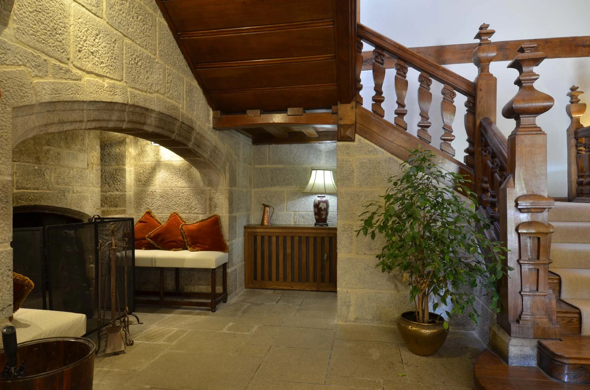 Arts and crafts style joinery //Project 1193 -15