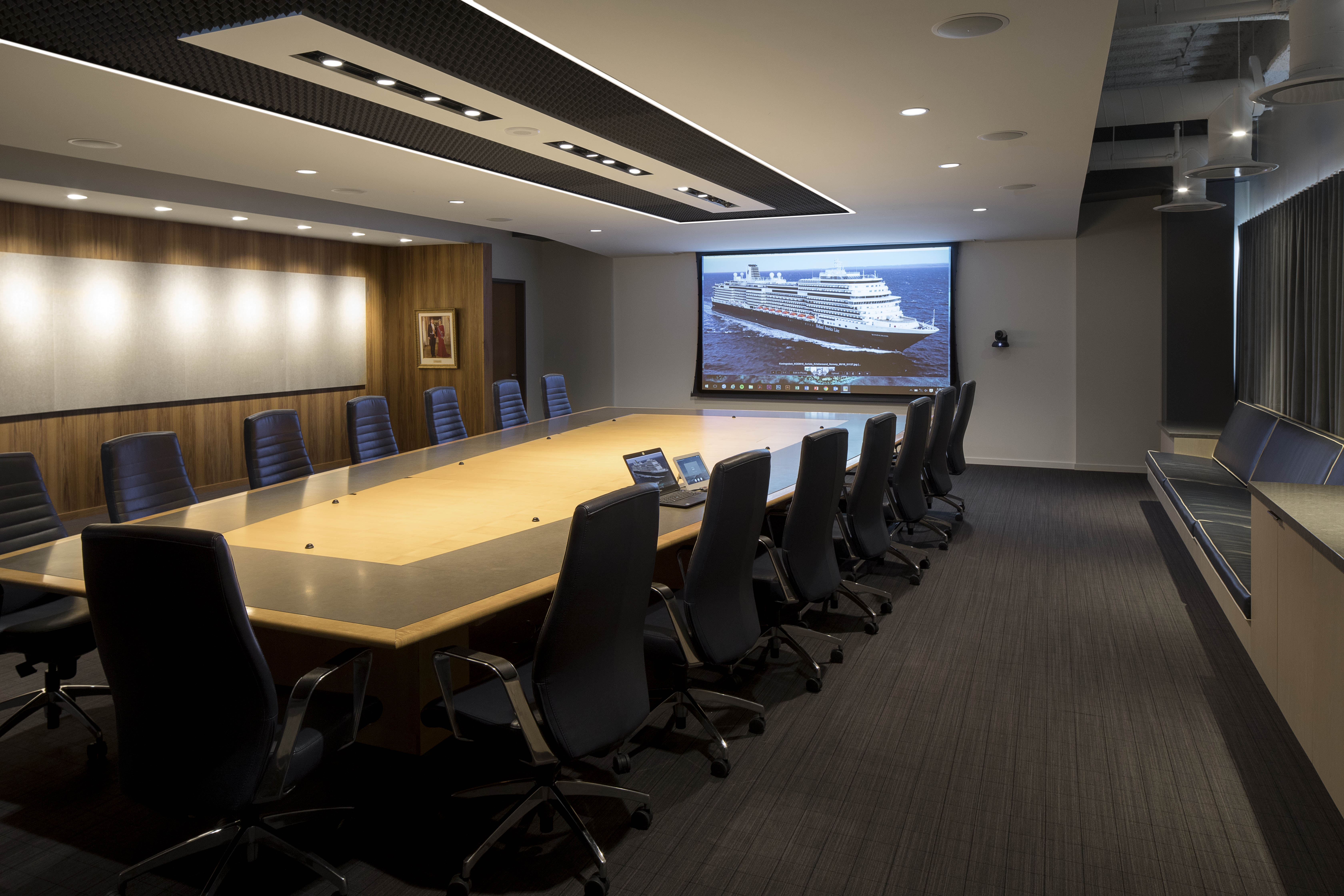 holland america group hq-22
