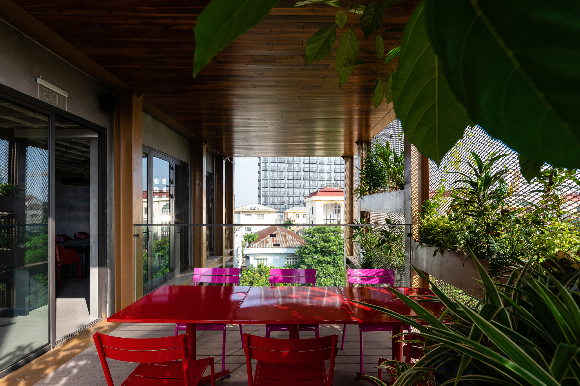 Organic Cafe / G8A Architecture & Urban Planning + VUUV Architecture and Interior Design-31