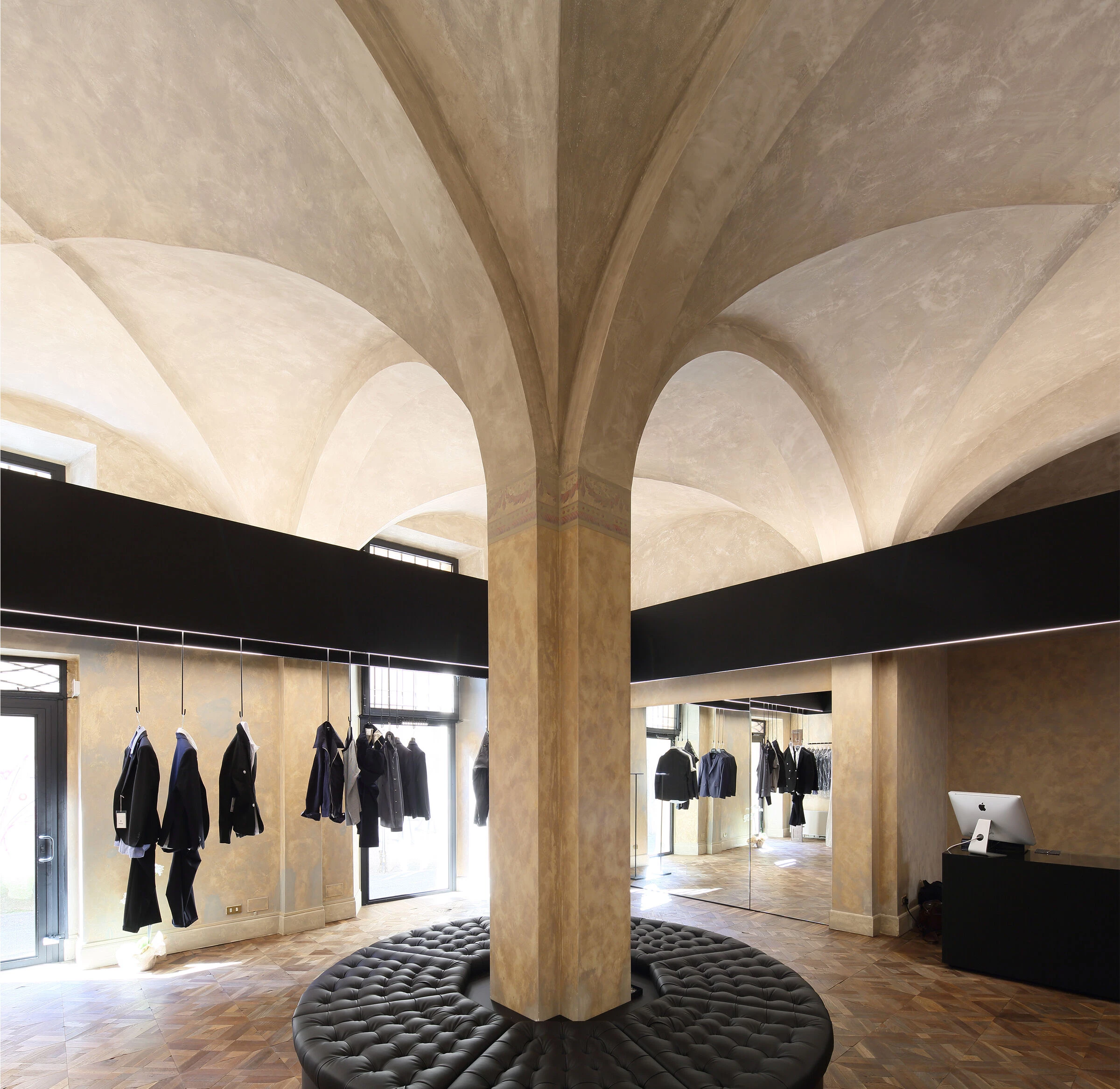 Reggio Emilia 服装店室内设计丨意大利雷焦艾米利亚-18