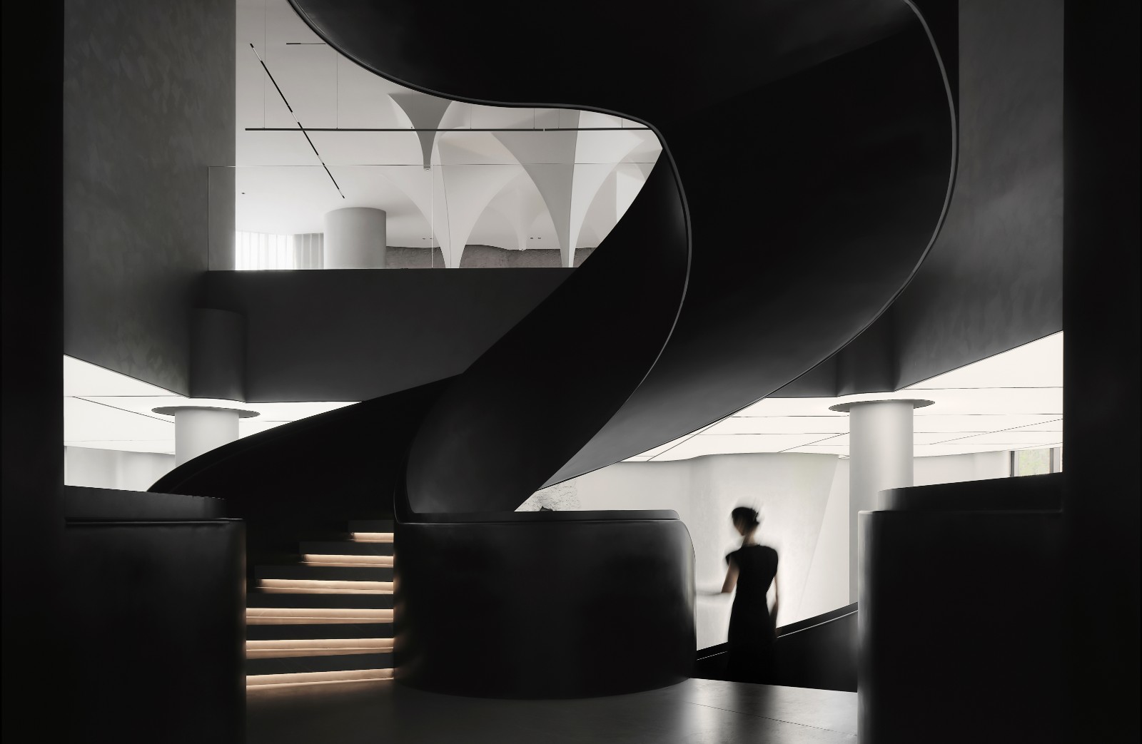 空间承载未来 · 五集服装展厅设计-14