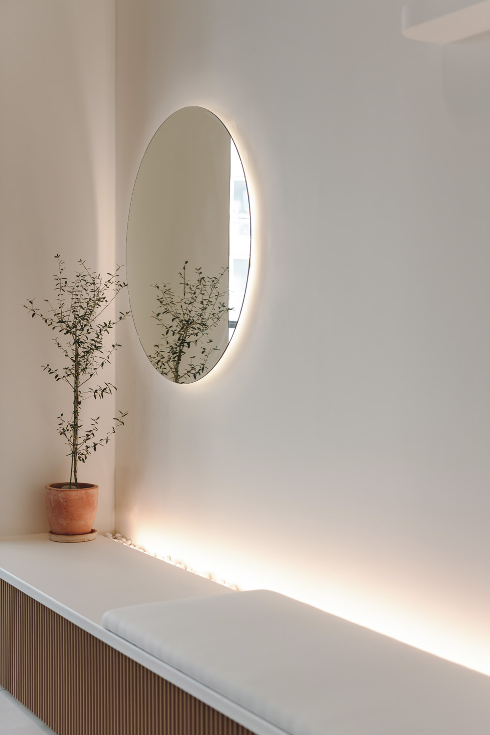 10 坪现代皮肤管理店的极简设计魅力-18