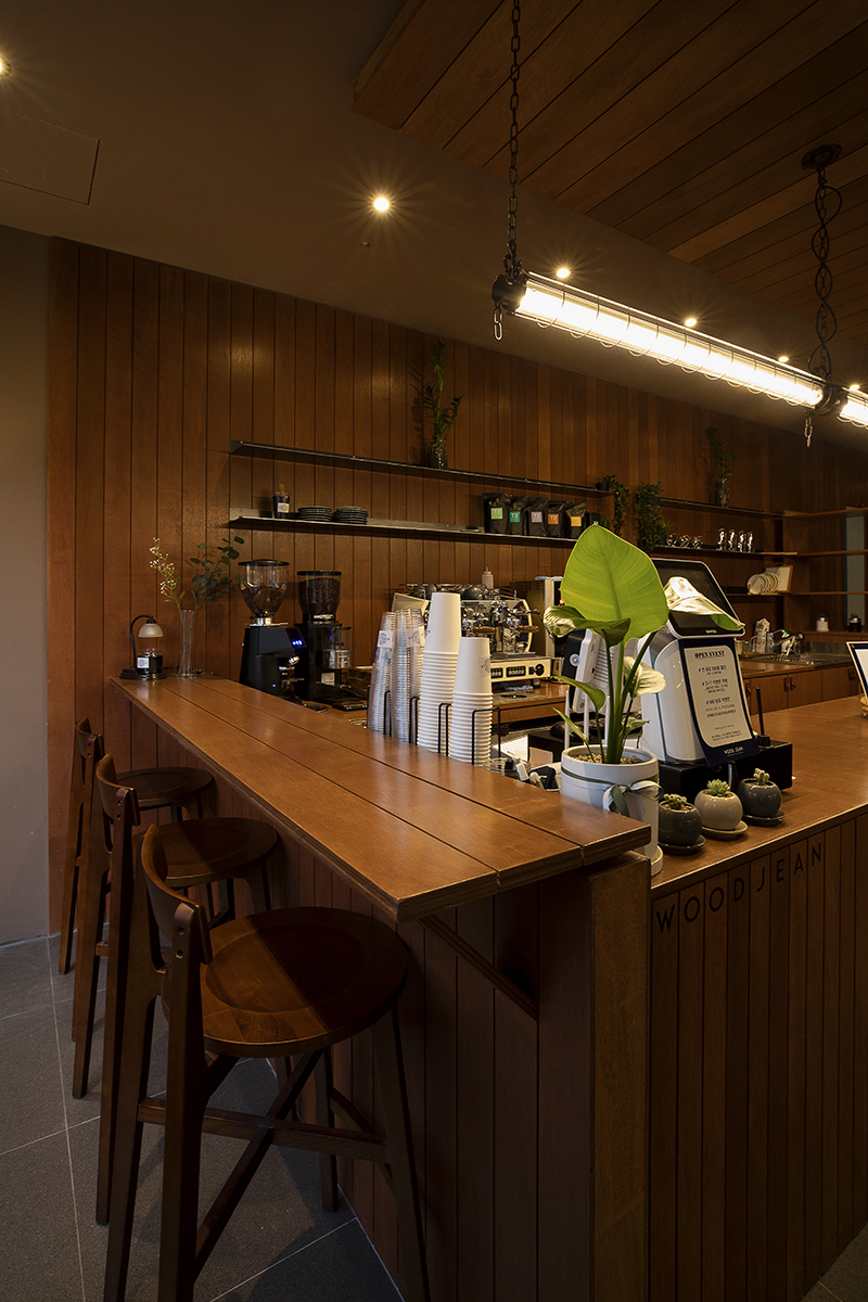 12 坪木质咖啡厅，演绎温馨高雅空间-15