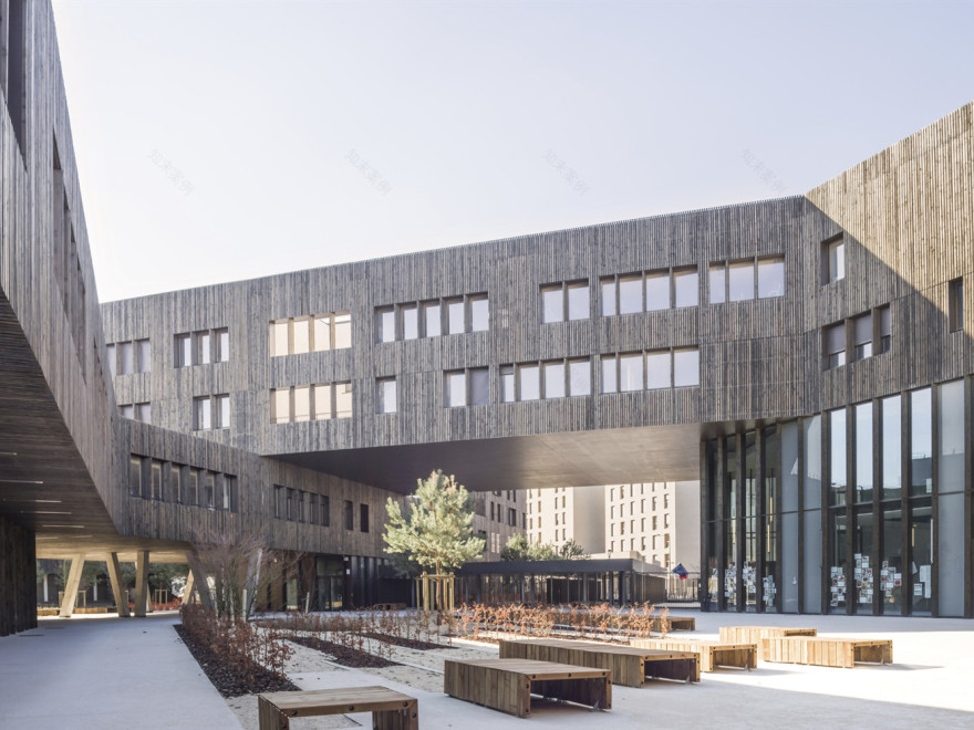 法国LycéeLa Plaine中学-3