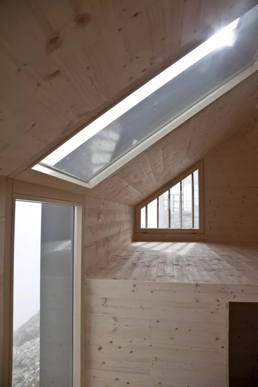 Mimeus Refurbished an Old Winter Bivouac in the Dolomites-14