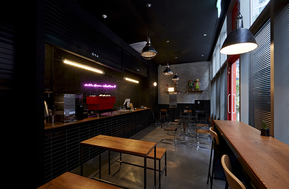 13 坪首尔咖啡厅，黑调工业风的设计魅力-4