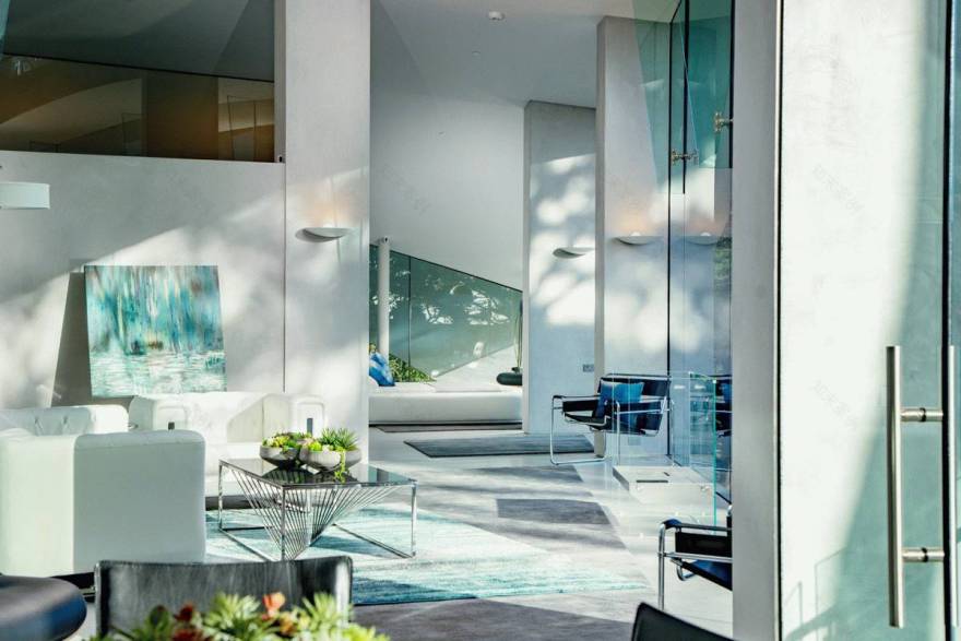 加利福尼亚州悬崖上的超级别墅-17