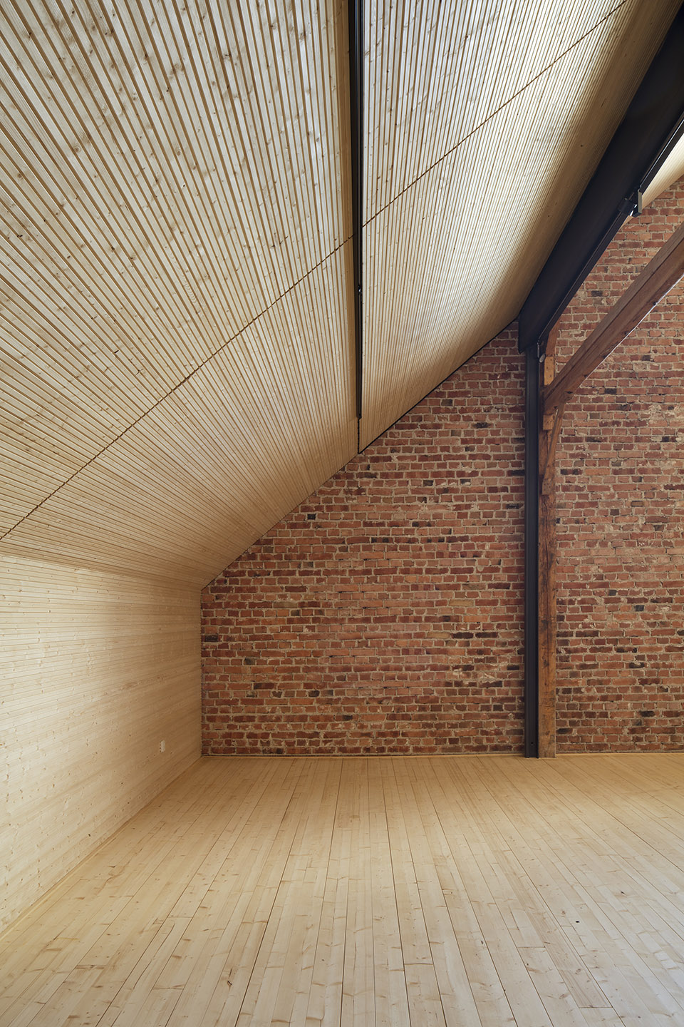 Kalevan Navetta文化艺术中心，芬兰 / Hirvilammi Architects-16