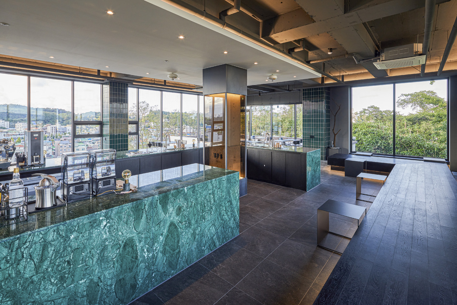 首尔 80 平咖啡厅，打造城市观景露台-27