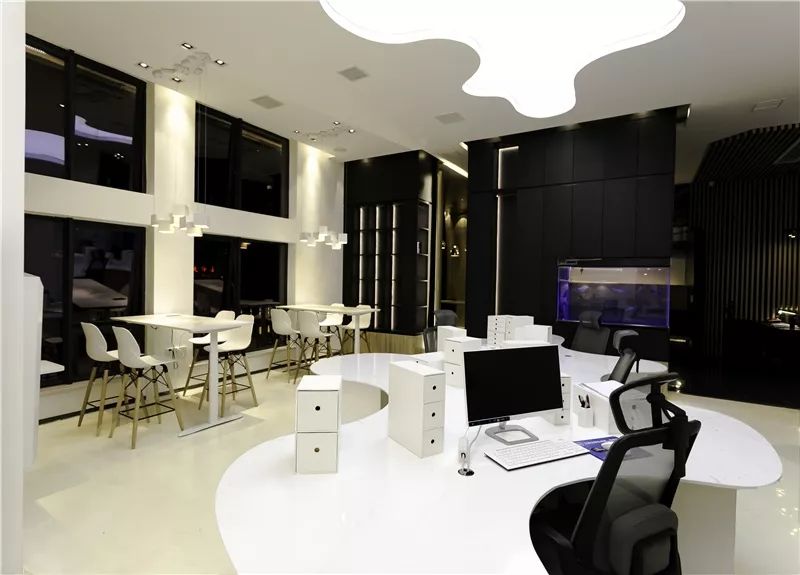 白色敬畏，现代办公空间的艺术探索-30