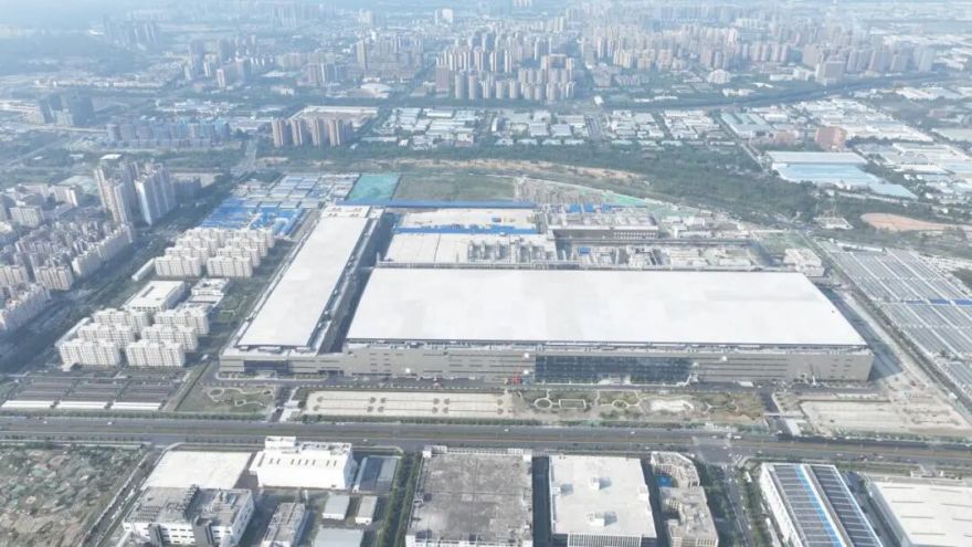 搬入大吉!中建东方装饰助力京东方加速全球OLED产业高端化跃迁-12