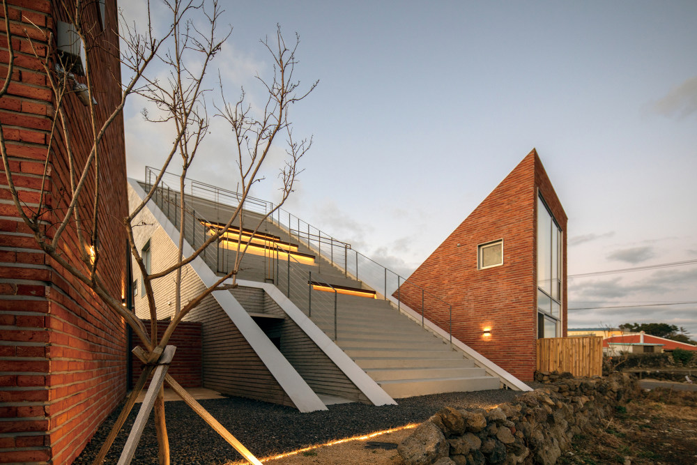 依山傍水的韩式别墅-25