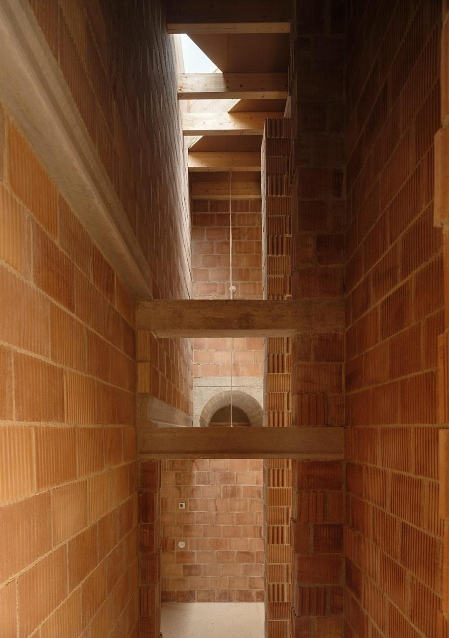 西班牙马洛卡岛的绿色节能住宅设计-10