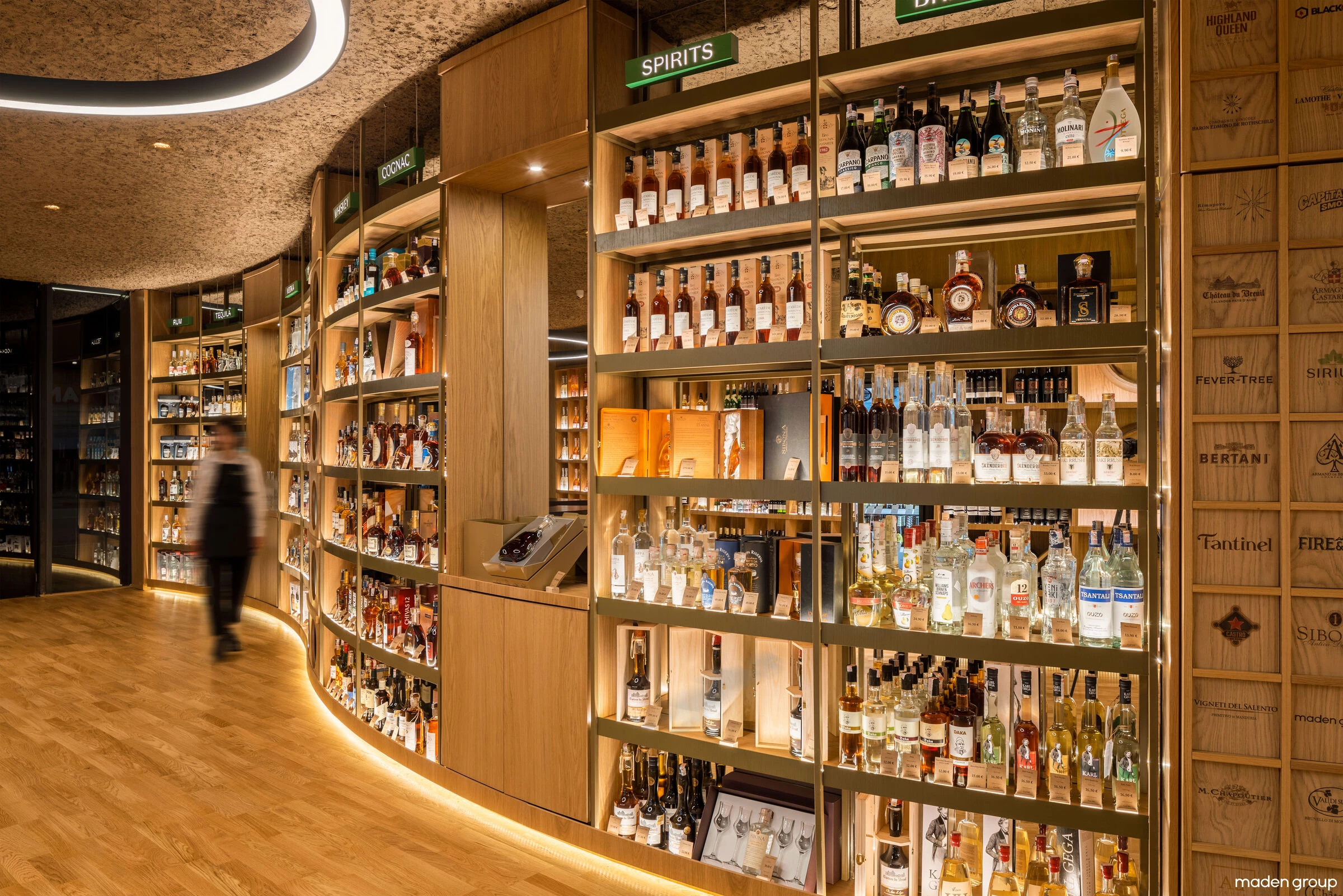 天狼星葡萄酒商店丨Maden Group-18