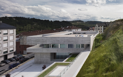 Healthcare Center in Valenzá IDOM-37