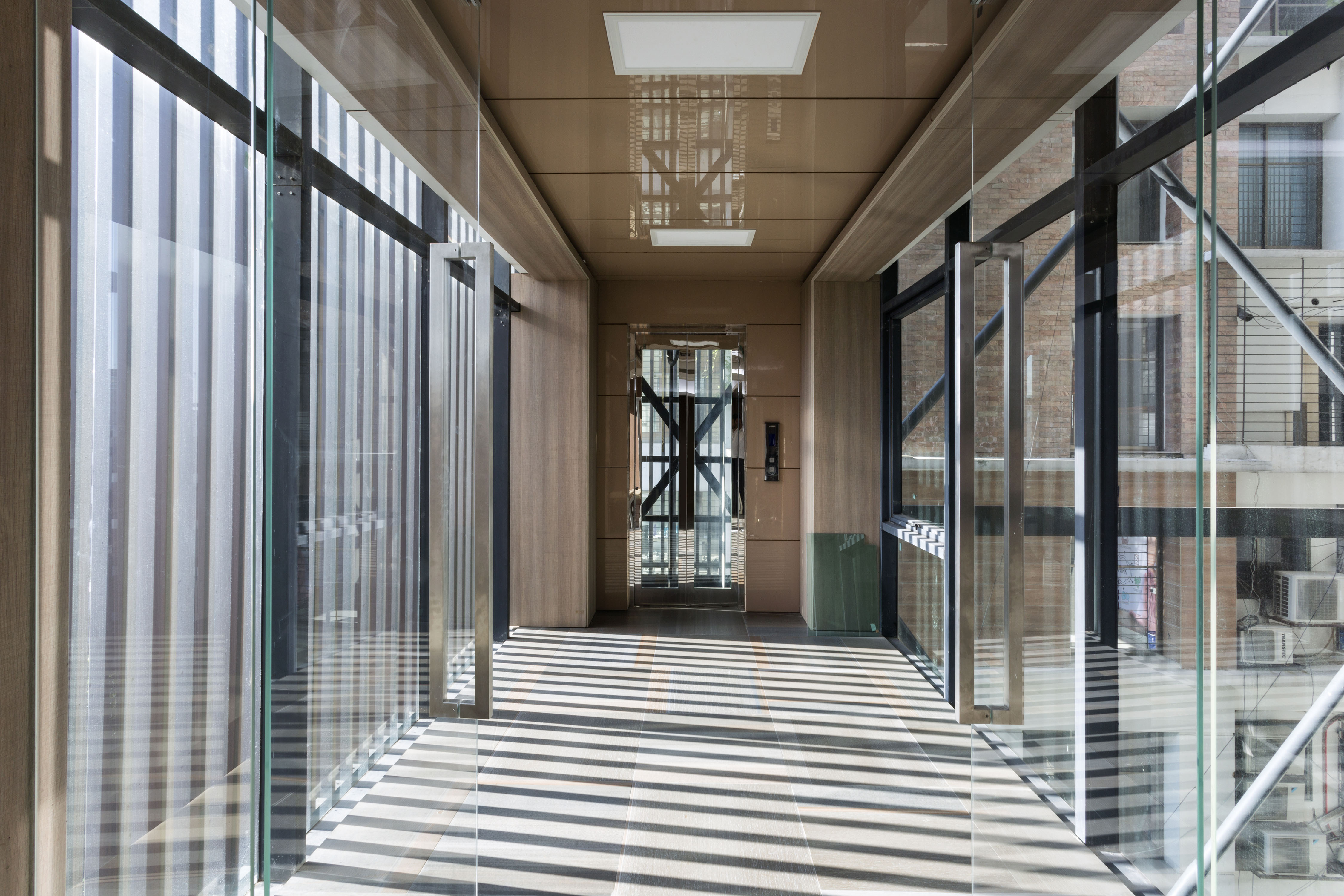 绿意盎然的都市森林办公楼-35