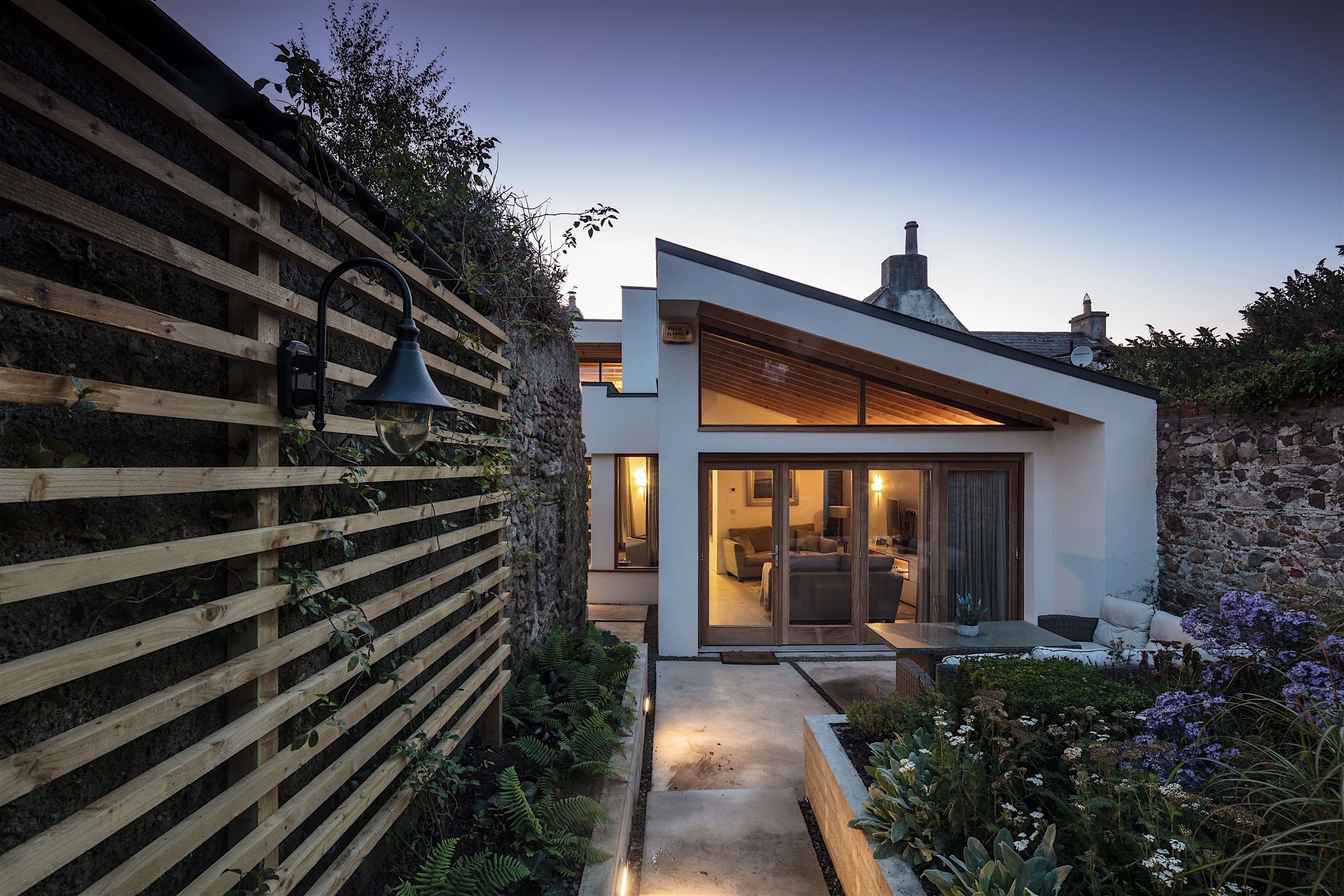 都柏林湾畔“扭曲阶梯”住宅，打造私密庭院空间-8