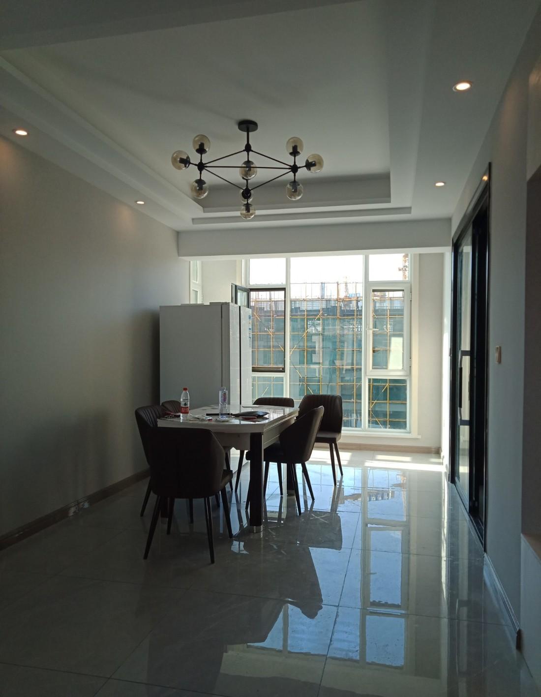 简约留白，错位灯带打造现代家居空间-5