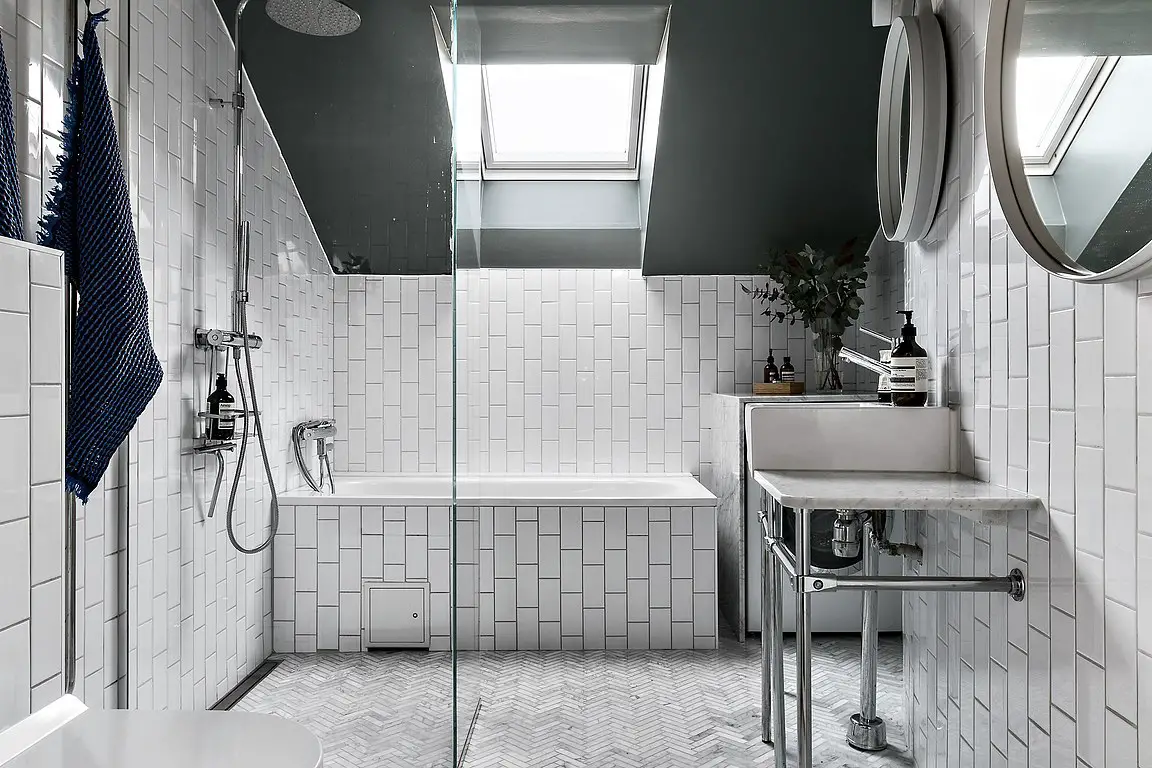 阁楼公寓的现代革新 | 玻璃隔墙与悬挂式吊床-17