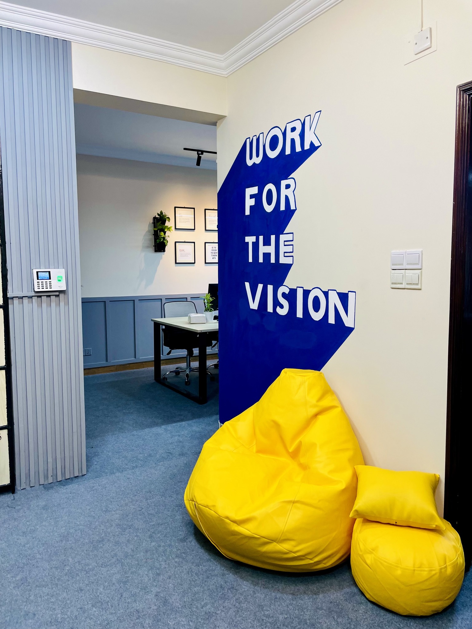 Creativ Wisdom Office Interior Design-13