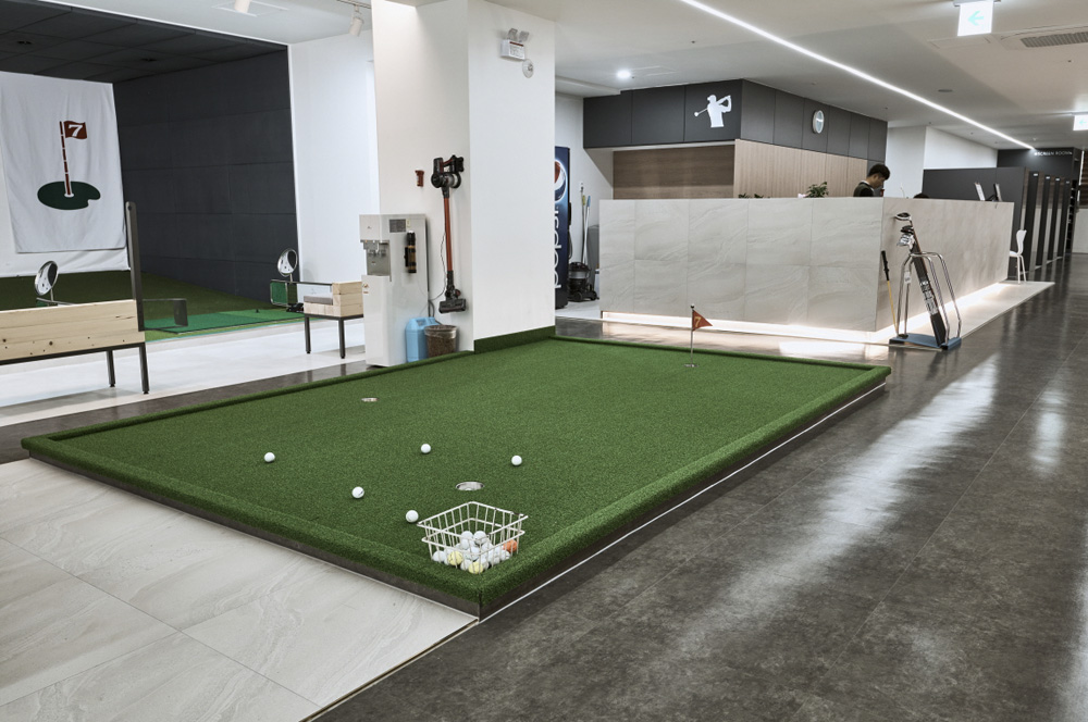 现代高级 250 平米室内高尔夫练习场设计-10