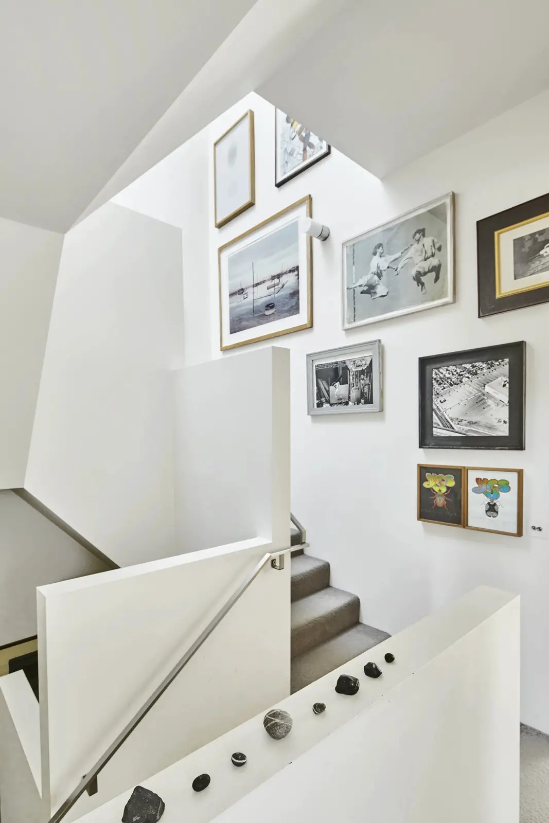 伦敦隐藏式现代混凝土别墅设计-21