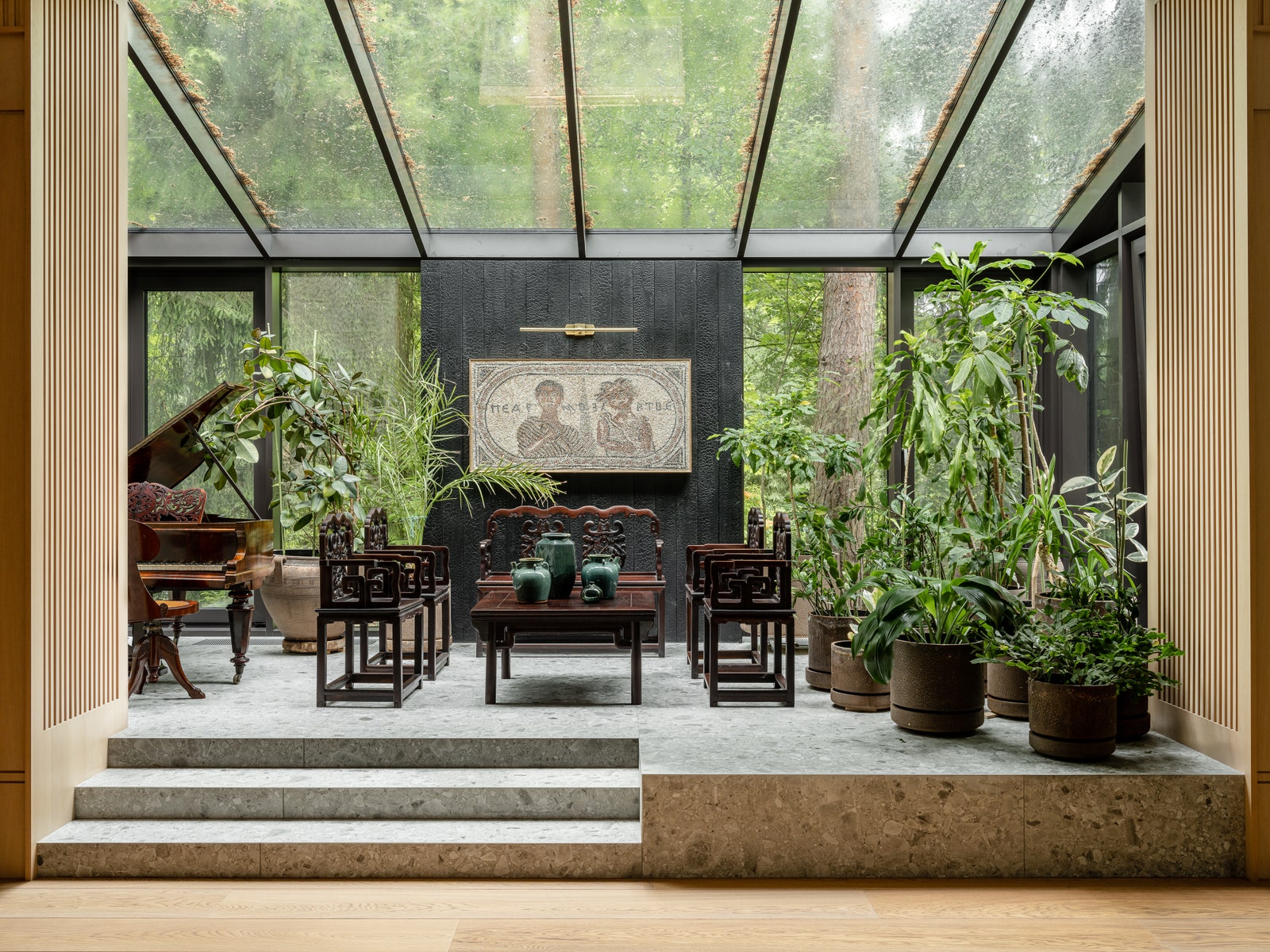 Une maison de campagne métamorphosée en villa de luxe avec piscine intérieure | AD Magazine-0