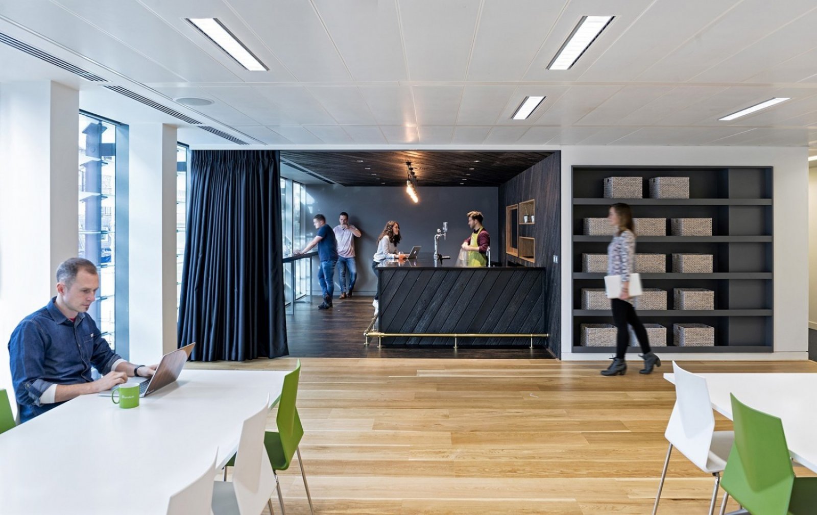 伦敦 Zendesk 办公室 | 明亮开放的多变空间-8