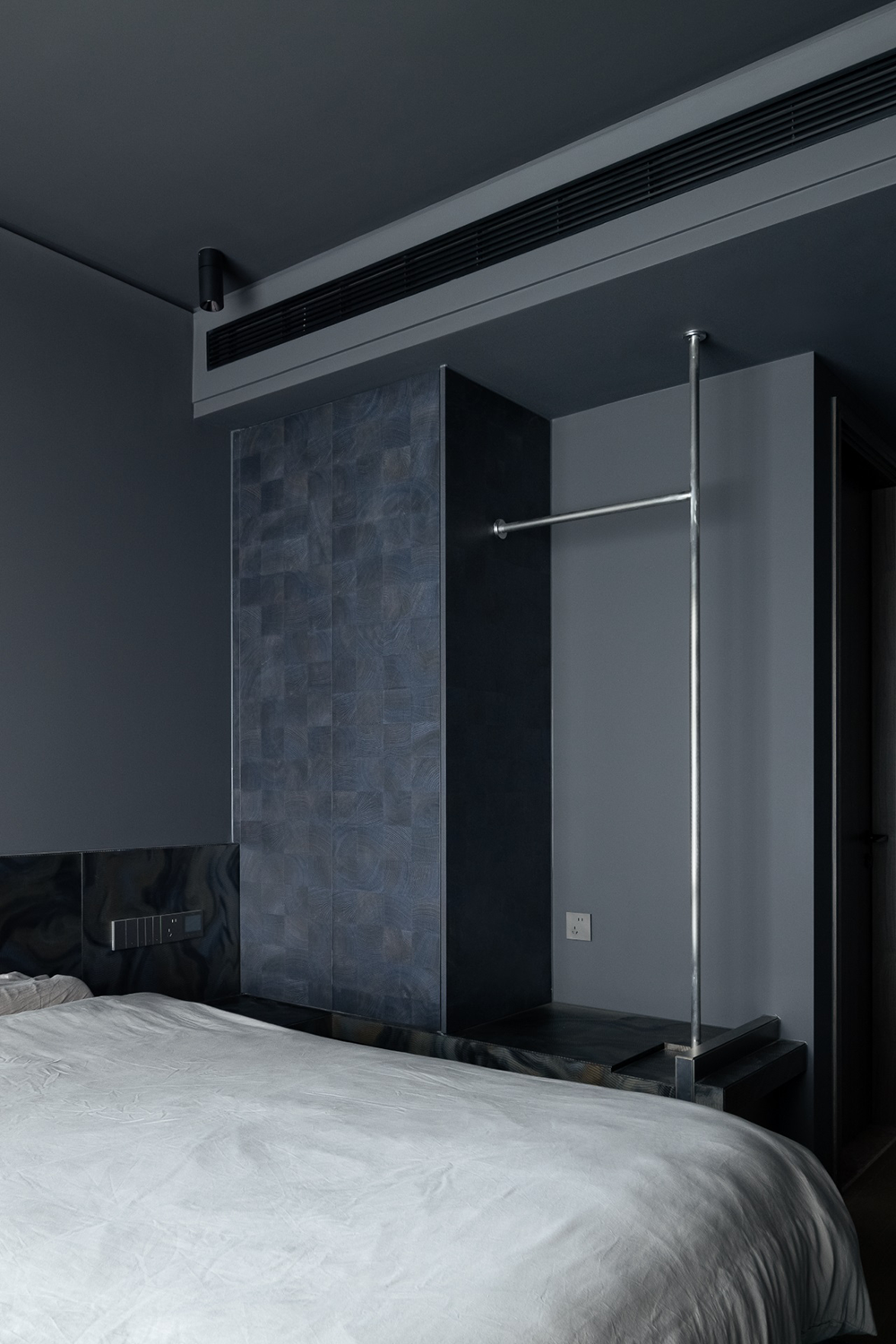 极简暗黑风:隐秘 · 深邃丨中国杭州丨有斯设计-25