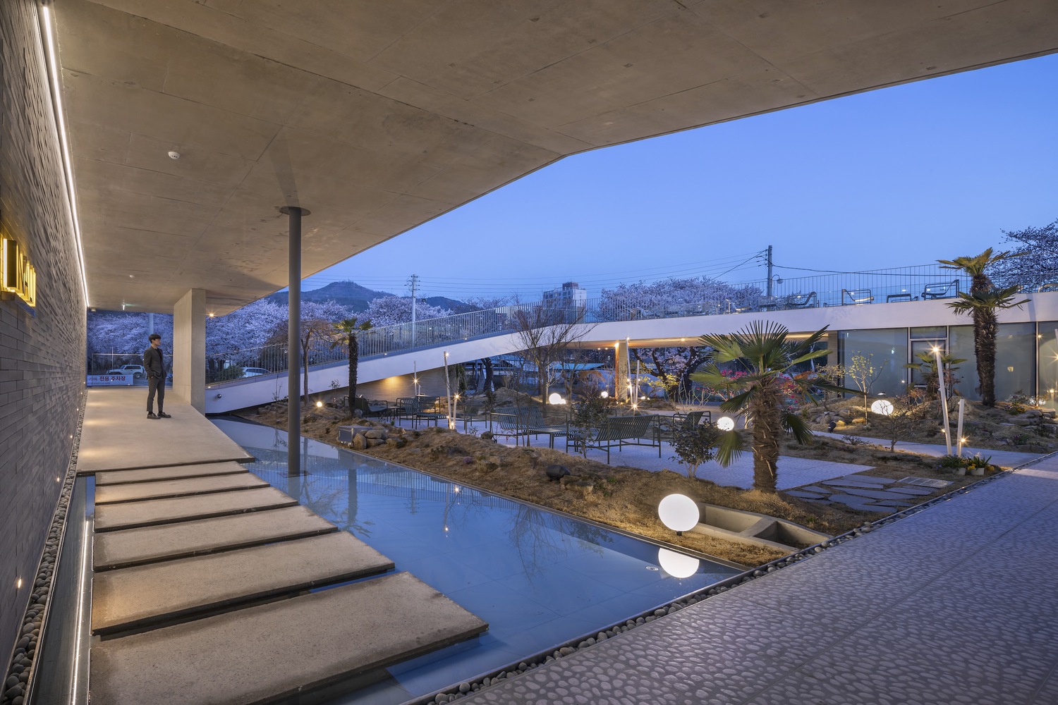 韩国在一个小时间的咖啡馆丨工作室模型,PLS 建筑师事务所-19