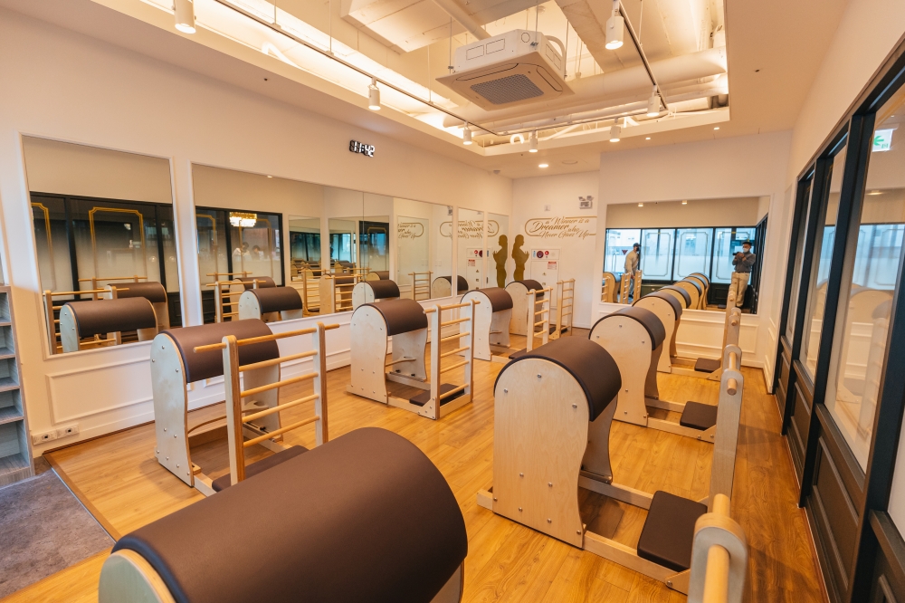 韩国 HUE 健身中心 2 号店 | 极简现代设计，500 平米大型健身空间-11