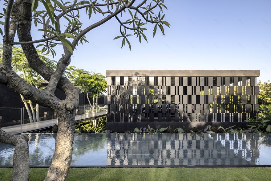 黑色混凝土房屋丨以色列丨Pitsou Kedem Architects-1