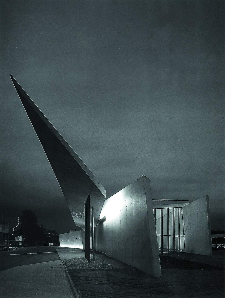 AD Classics Vitra Fire Station  Zaha Hadid-66