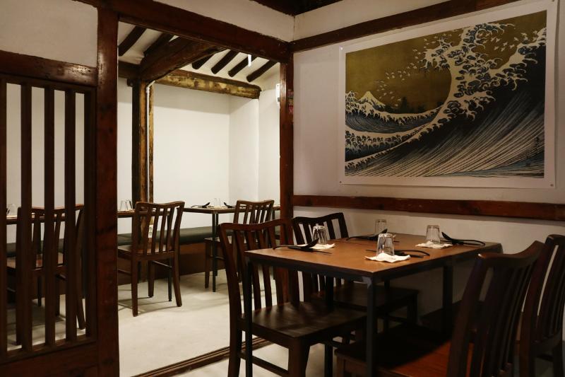 韩屋改造的 18 平日式餐厅，极简空间展现精致品味-5