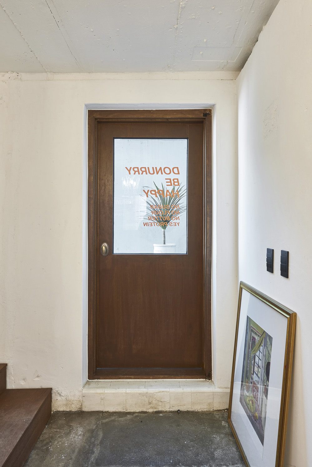 十平米打造温馨原木风咖啡馆，设计亮点一语道破-18