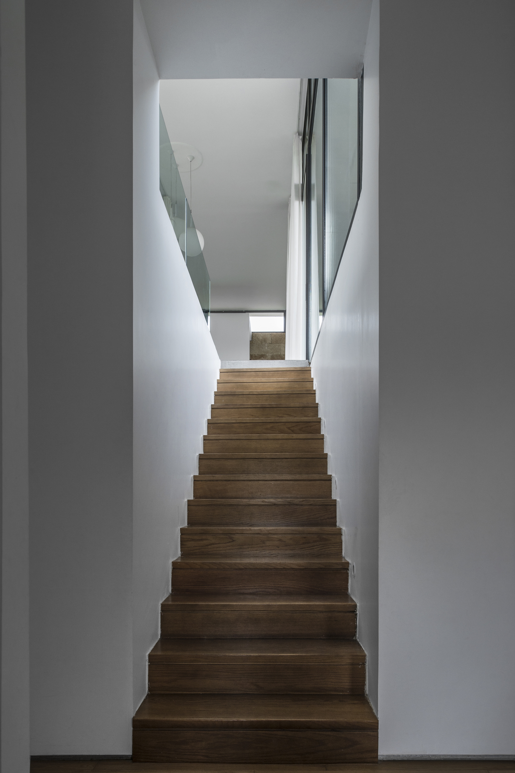 黎巴嫩兹加尔塔别墅 | 地中海风情与环保设计的完美结合-35