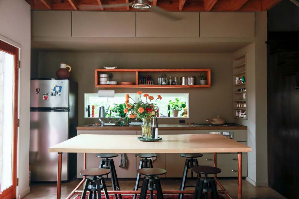 这位摄影师只用了两个月就装饰了她的奥斯汀阁楼。-3