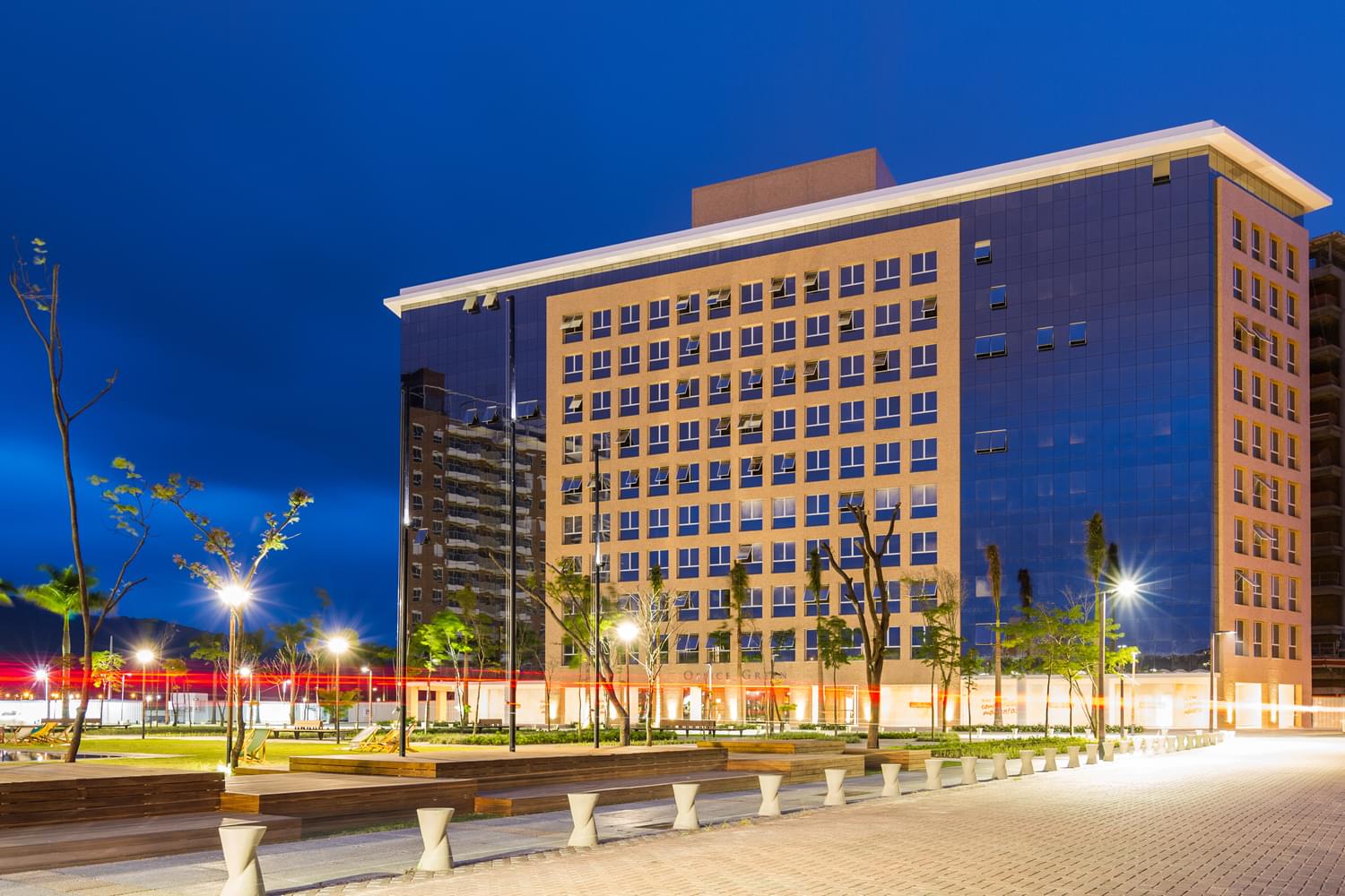 巴西 Office Green · 绿色环保的商业建筑新典范-2